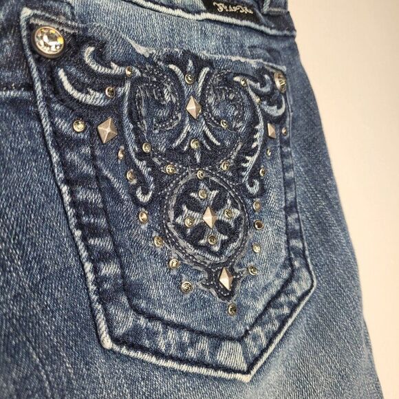 Miss Me mcbling studded back pockets cut off mid rise shorts size 27 - Picture 8 of 8